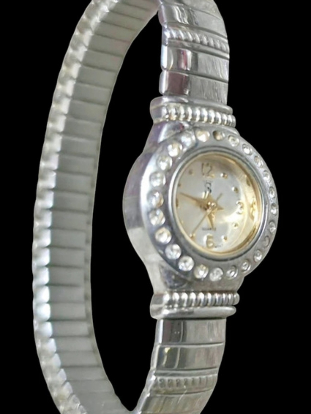 4 Piece Set Of Vintage Watches in Silver & Gold